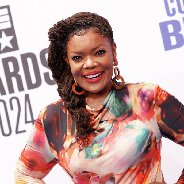 Yvette Nicole Brown Talks 'The Masked Singer', Tweet Stack & More!