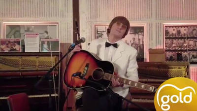 John Lennon tribute artist Javier Parisi visits Abbey Road image