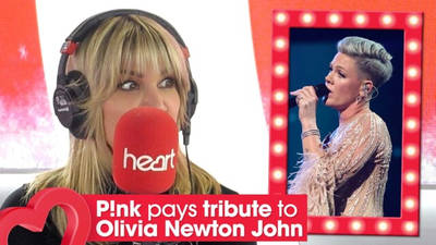 P!nk's tribute to Olivia Newton-John gets a standing ovation  image