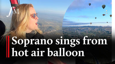 Star soprano sings spectacular concert in a hot air balloon image