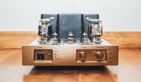 #19: Inbox, EU Copyright, and AMP Walk Into a Bar