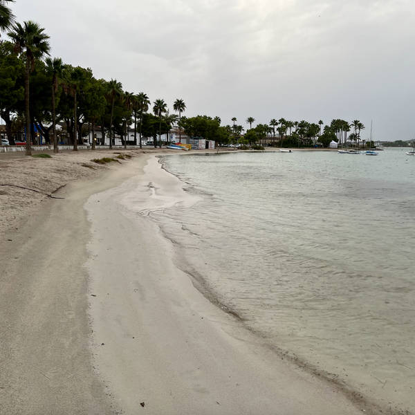 Alcudia Beach in the morning, Mallorca, Spain on 18th September 2023 – by Sam Clements and Louise Owen