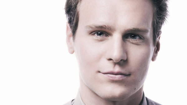 36 Questions for Jonathan Groff