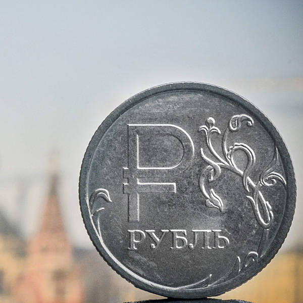 Why a weak ruble is good for Russia's budget but not Putin's image