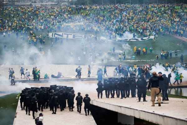 Ep. 735 - The United States should extradite Jair Bolsonaro back to Brazil TODAY