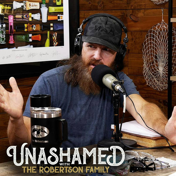 Ep 973 | Jase Fakes His Guitar Skills Onstage, Phil’s Rock & Roll Roots & ‘Kardashians with Beards’