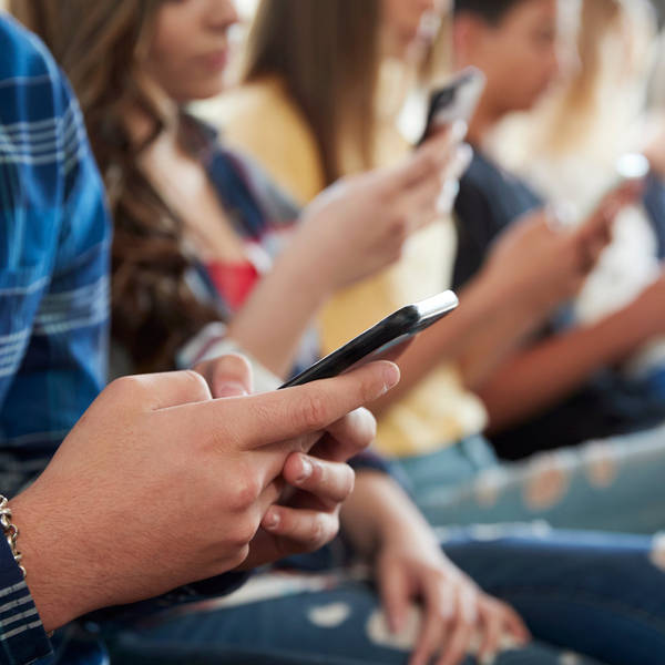 Why more schools are banning cellphones