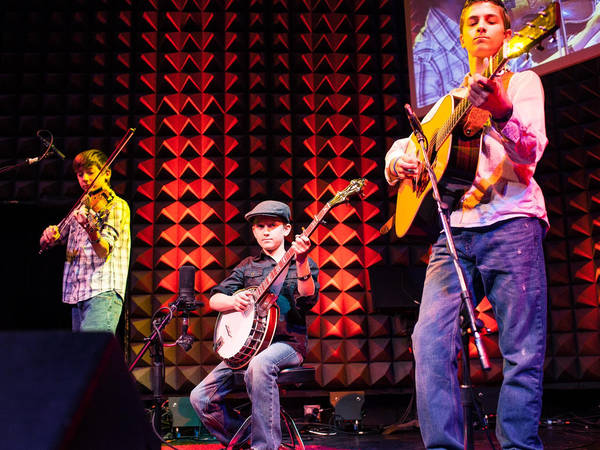 Teen wonders play bluegrass | Sleepy Man Banjo Boys